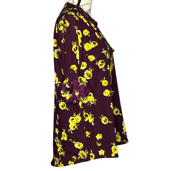 Calvin Klein MEDIUM Printed Roll Tab Sleeve Blouse - Stitch Fix Button Up Top - Picture 5 of 15